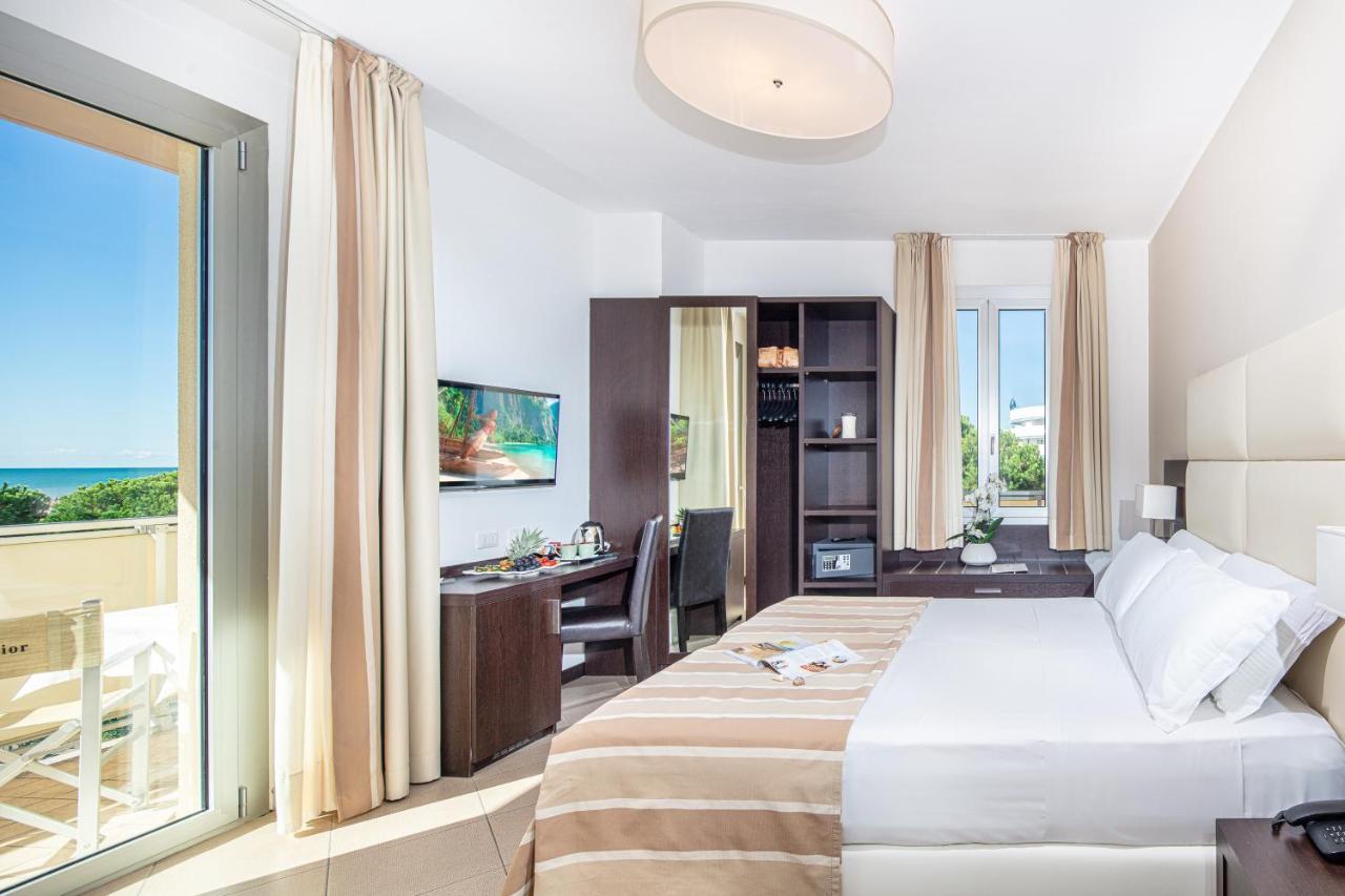 Hotel Excelsior Бибионе Экстерьер фото